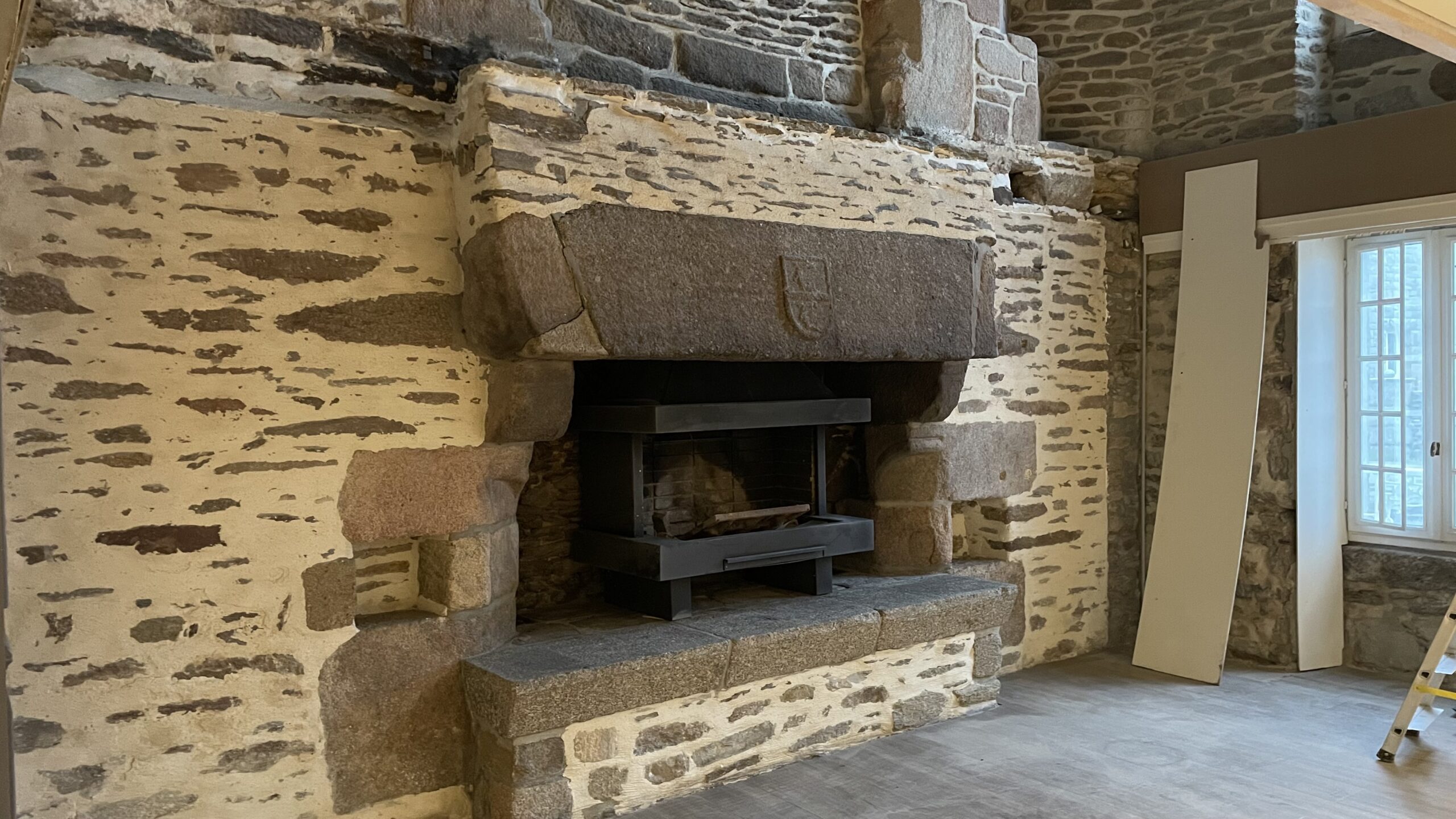 rénovation cheminée en pierre brest