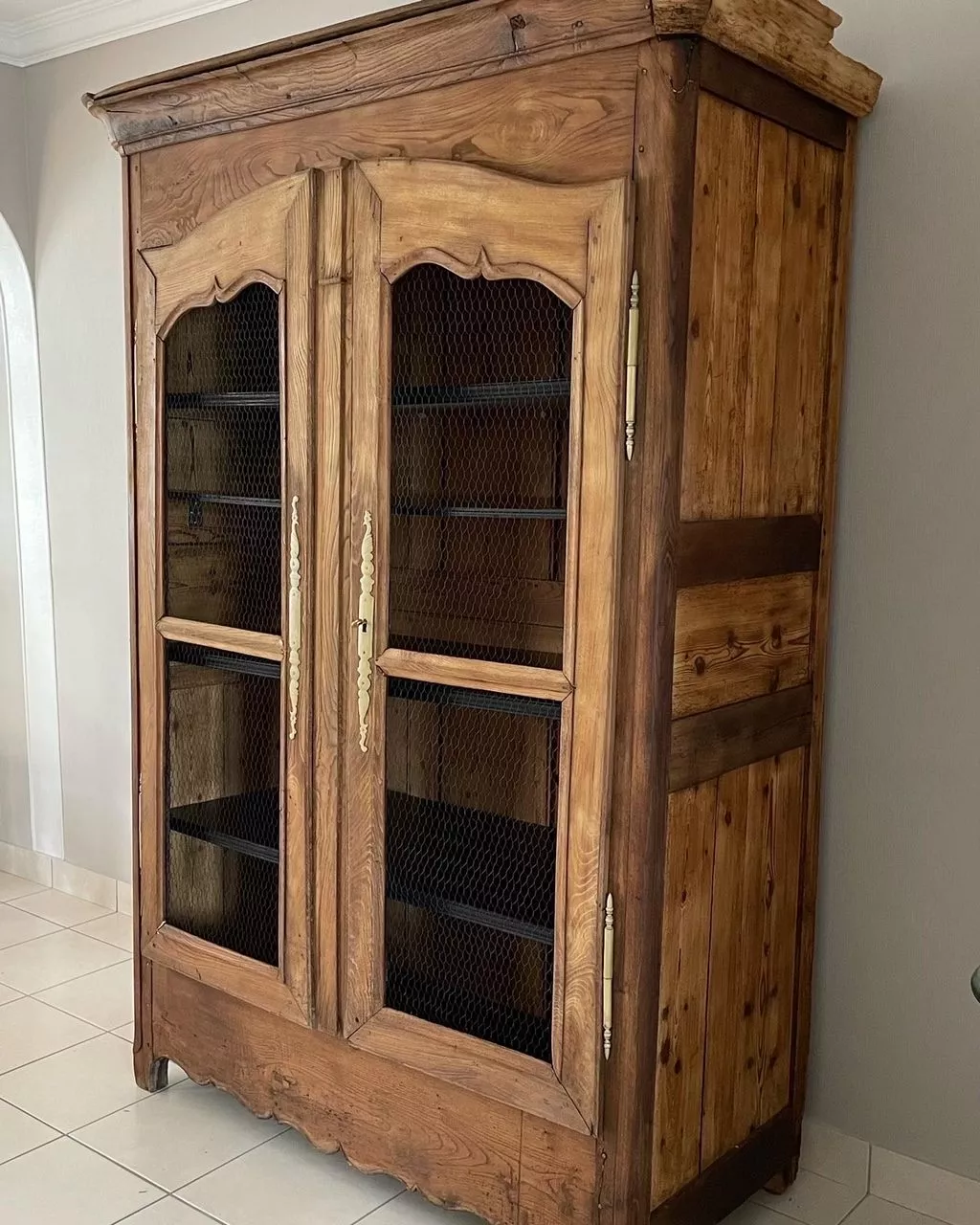 Armoire ancienne restaurée