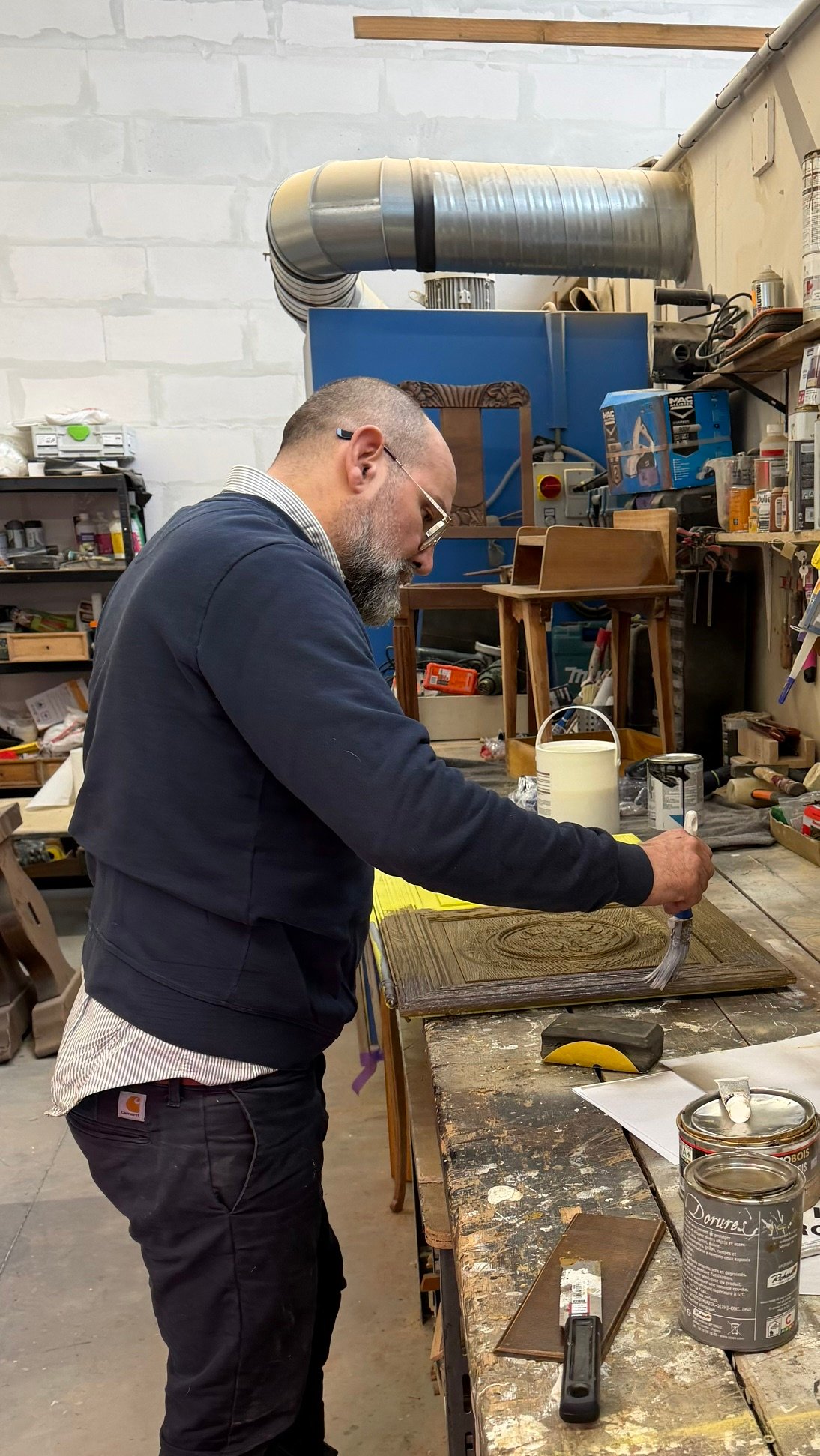 Atelier de rénovation de meubles à Brest atelier rénovation meuble Brest travail artisanal